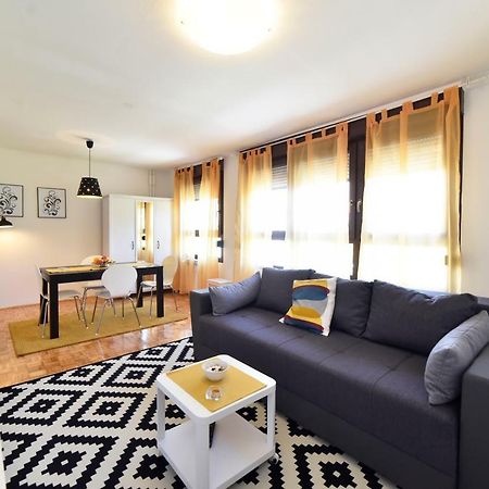 Apartment Place4U Zagreb Buitenkant foto