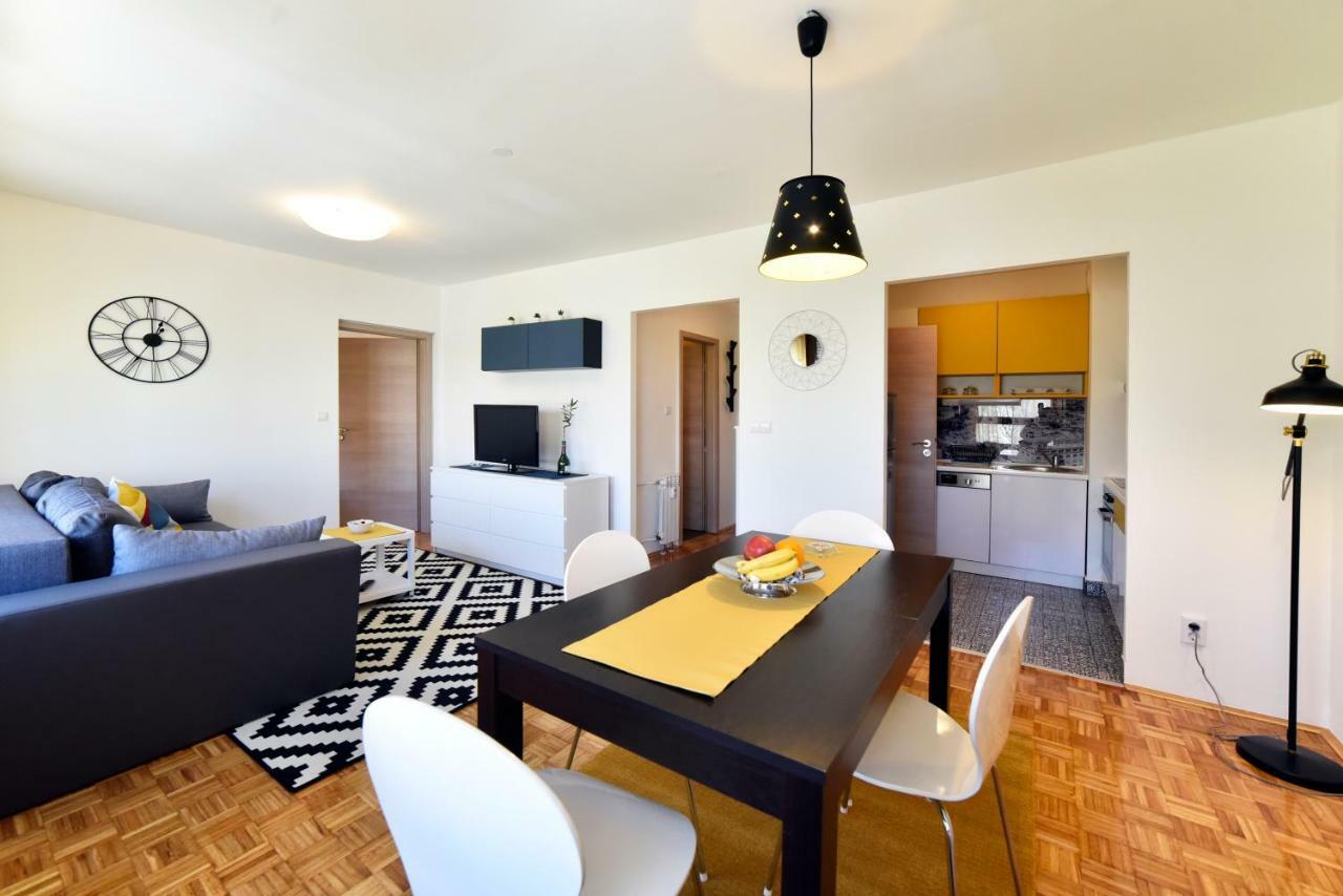 Apartment Place4U Zagreb Buitenkant foto