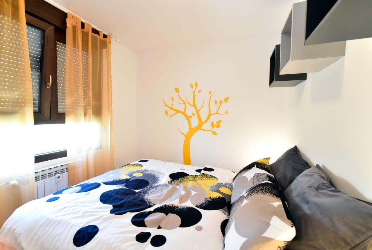Apartment Place4U Zagreb Buitenkant foto